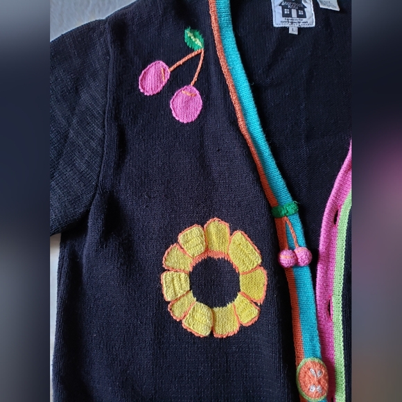 Cadigan handknited with fruits design - Picture 3 of 9